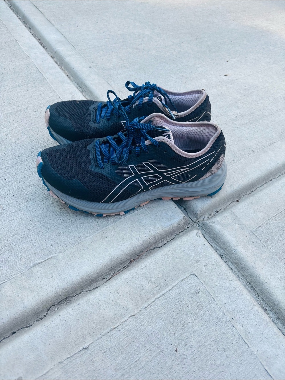 ASICS Gel Excite Trail Women's Black and Light Pink & Gray Running Shoes size 9
